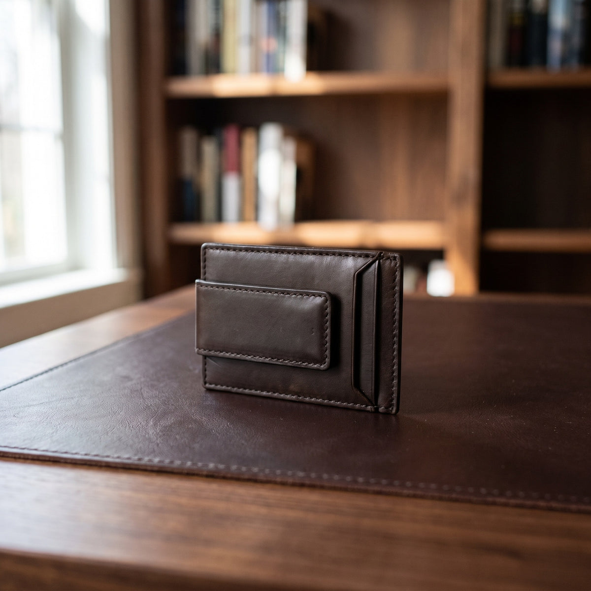Magnetic Money Clip Card Holder in Dark Brown [Dark Brown]