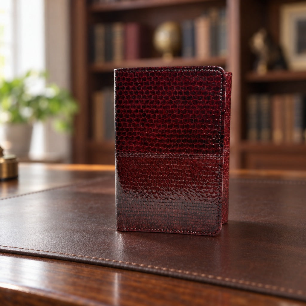 Python Trifold in Dark Red [Dark Red]