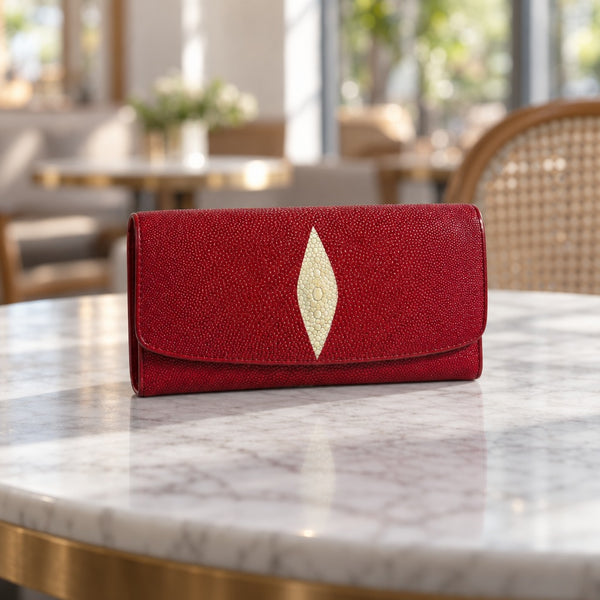 Stingray Clutch Wallet in Red [Red]